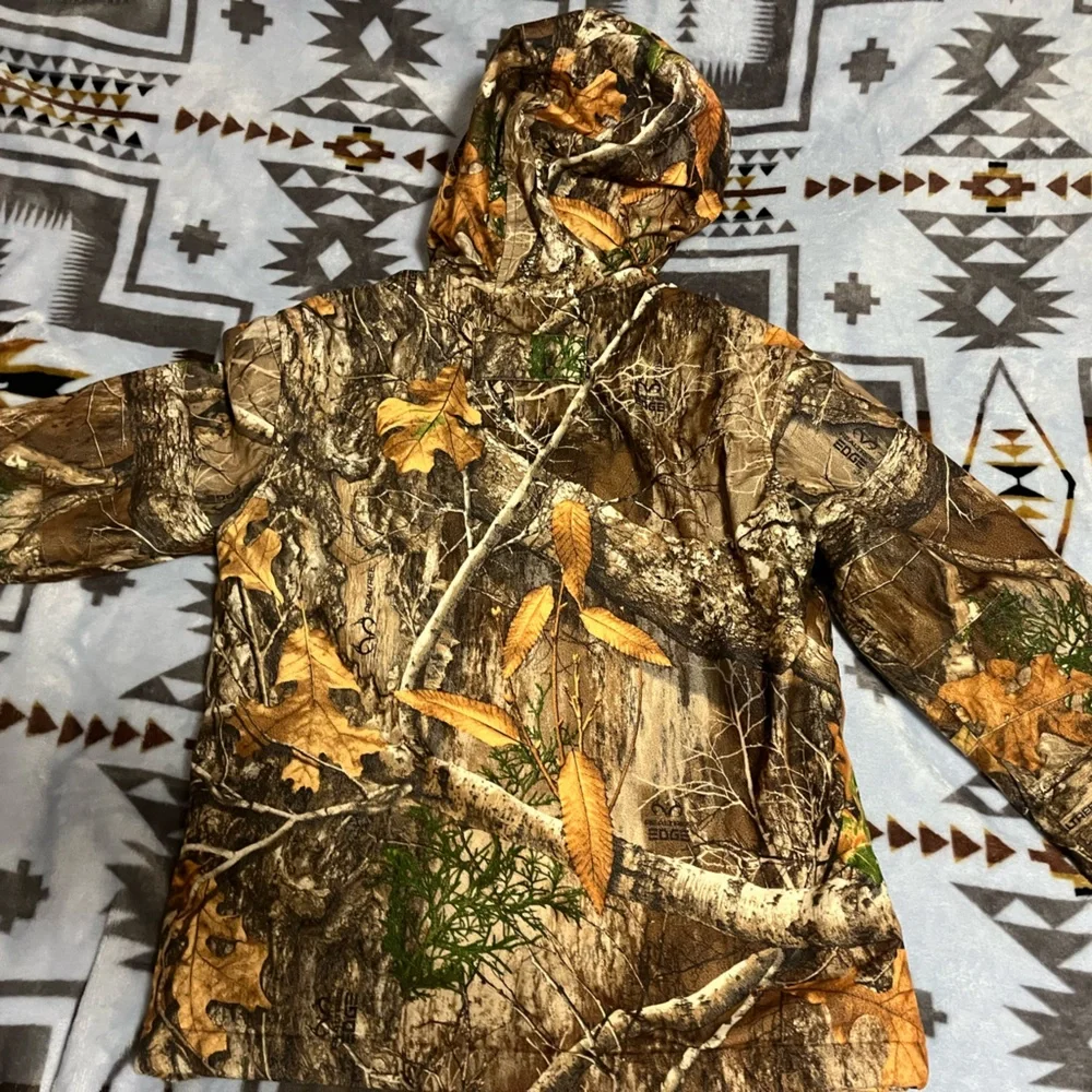 Realtree Camouflage Kids Jacket with Green and Brown Accents - Picture 4 of 5